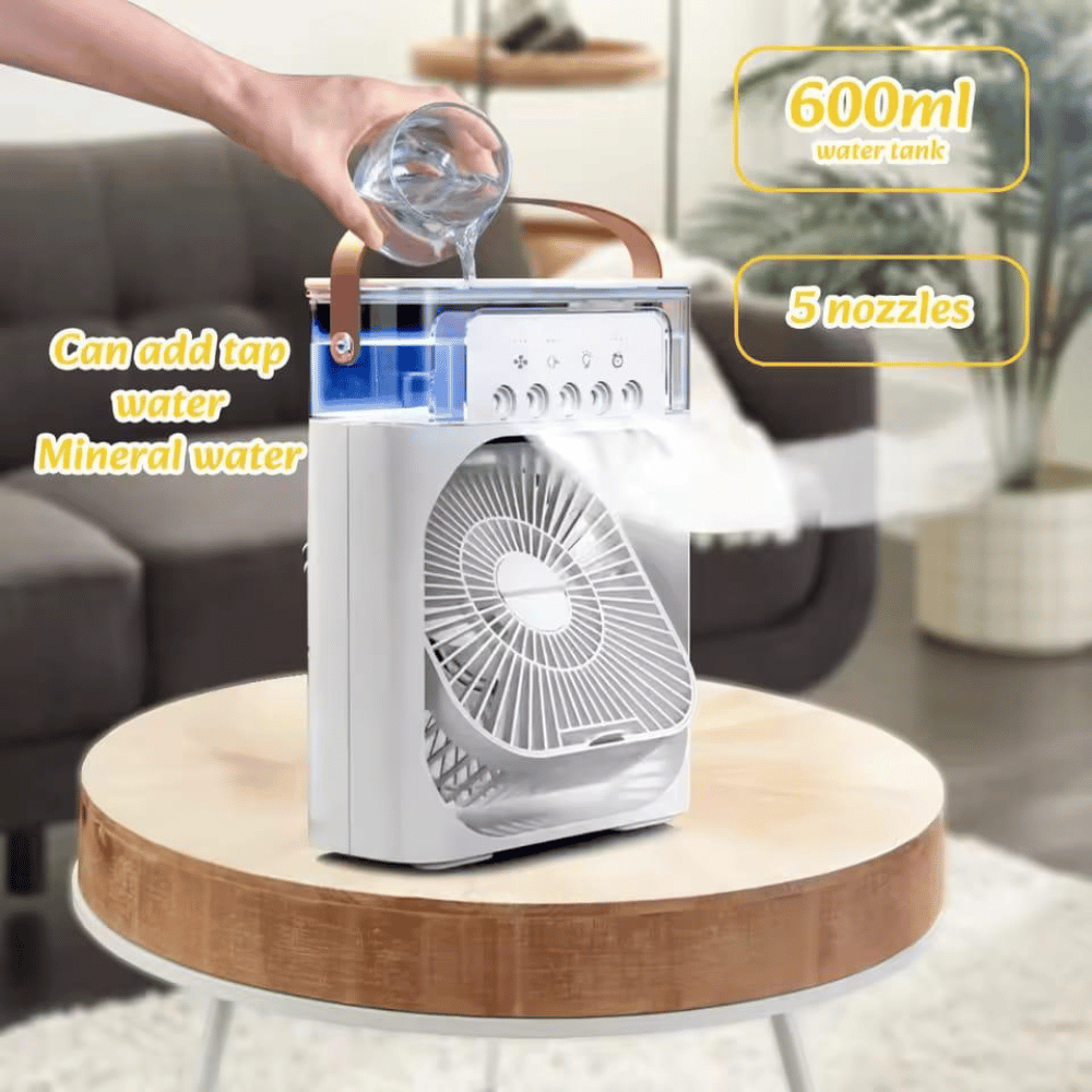 Portable fan with water tank on a wooden table, with text highlighting features like water capacity and nozzles.