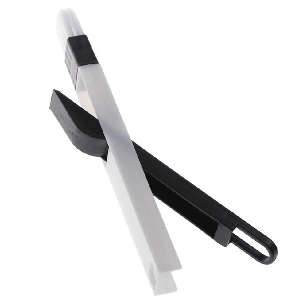 Cross-sectional view of the cleaning brush with cover