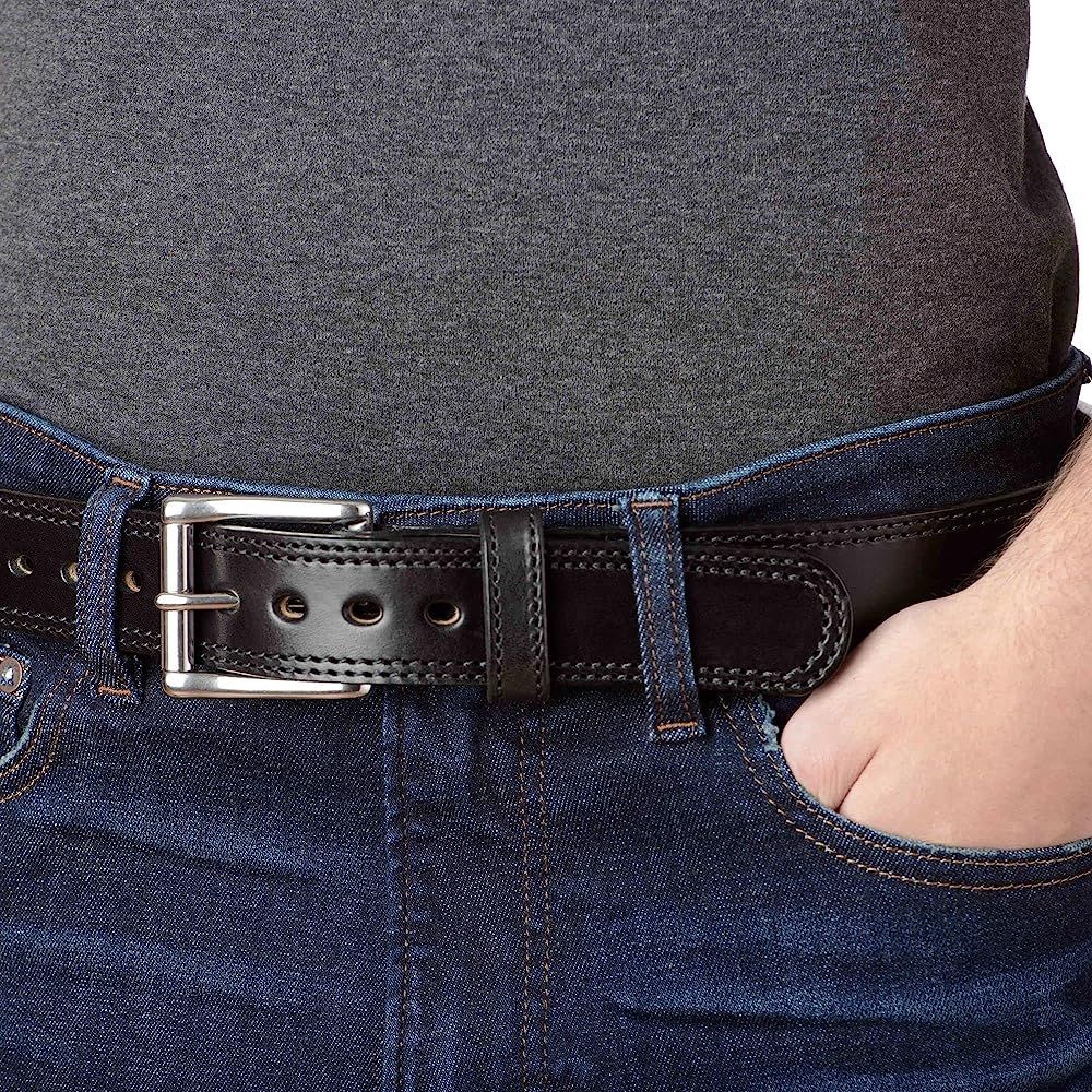 Men Wearing Black Leather Belt – Stylish Reversible Dressing Belt