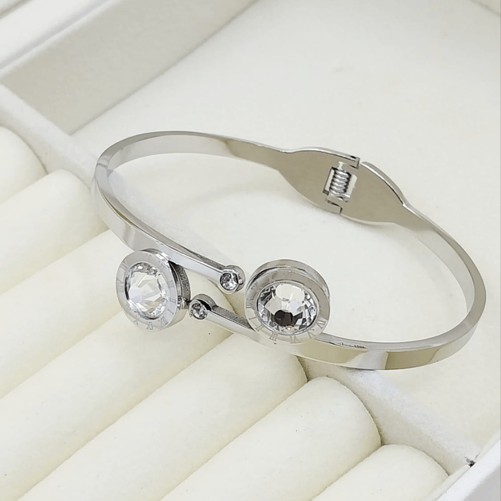Silver artificial bangle with elegant design
