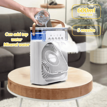 Portable fan with water tank on a wooden table, with text highlighting features like water capacity and nozzles.