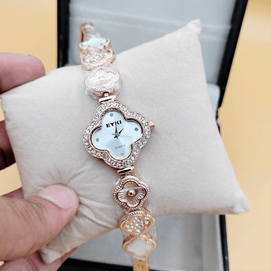 Close-up of the Eyki ladies watch in a gold finish
