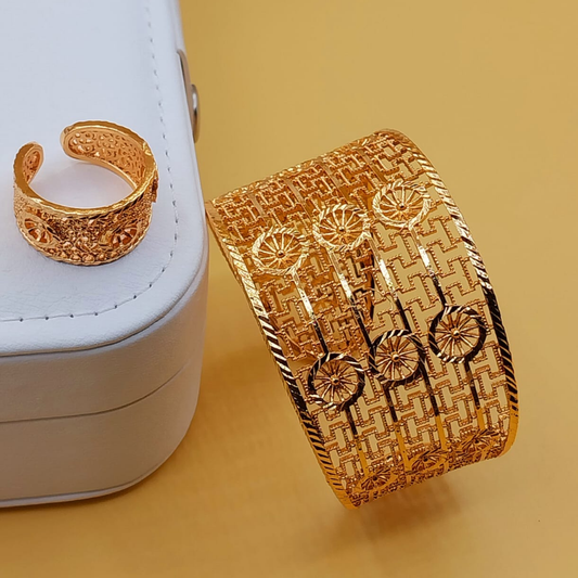 Front view of gold-plated artificial jewellery set - Design 2