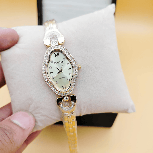 Close-up of the Eyki ladies watch in a gold finish