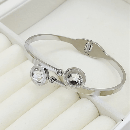 Silver artificial bangle with elegant design